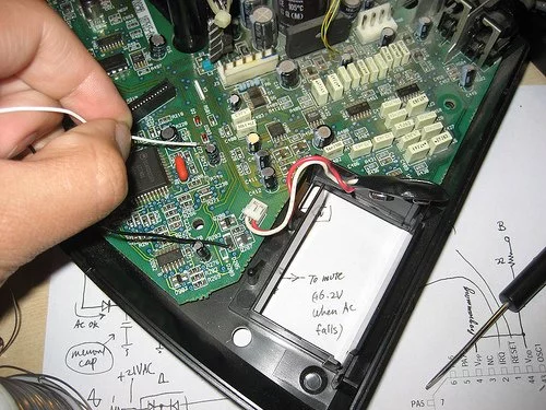 Reparasi barang elektronik, kerja sampingan yang menghasilkan uang